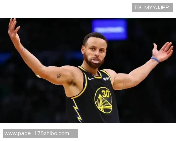 勇士对阵快船库里精彩表现引发球迷热议得分创纪录 勇士对阵快船库里精彩表现引发球迷热议得分创纪录