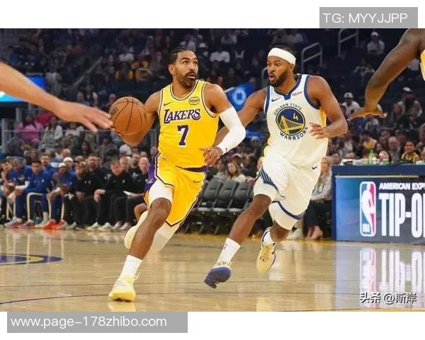 国王队与湖人队争夺季后赛席位的激烈对决与战术分析